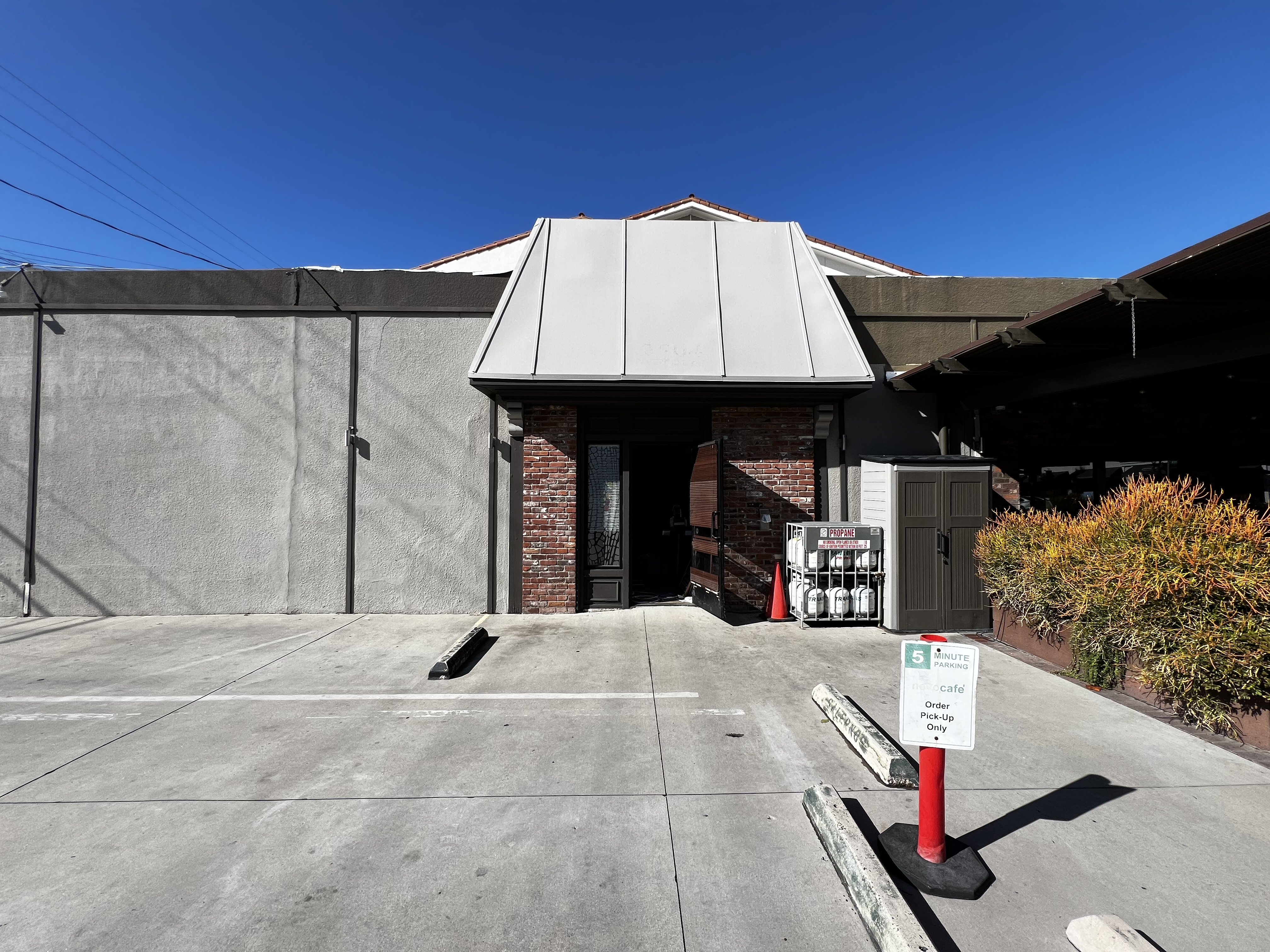 3900 W Riverside Dr, Burbank